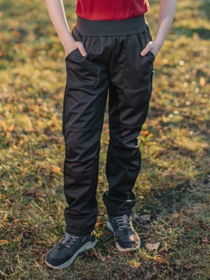 Dětské černé stretch softshell kalhoty s fleecem 1