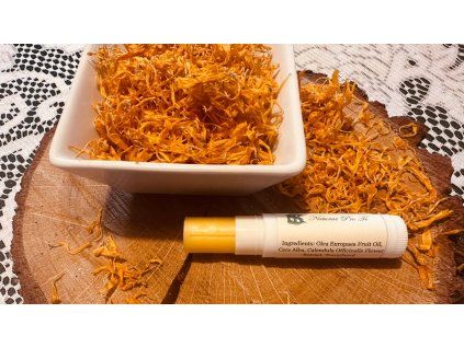 MĚSÍČKOVÁ PÉČE o rty