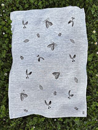 Český len potiskaný mými razítky. Tak tohle je teda ruční práce od začátku do konce, kousek po kousku. A taky je to velká...