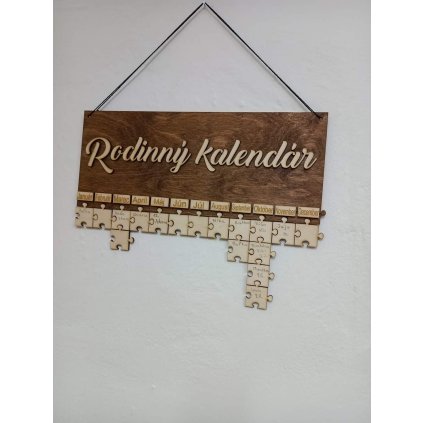 Gravírované výrobky na zavesenie - Rodinný kalendár