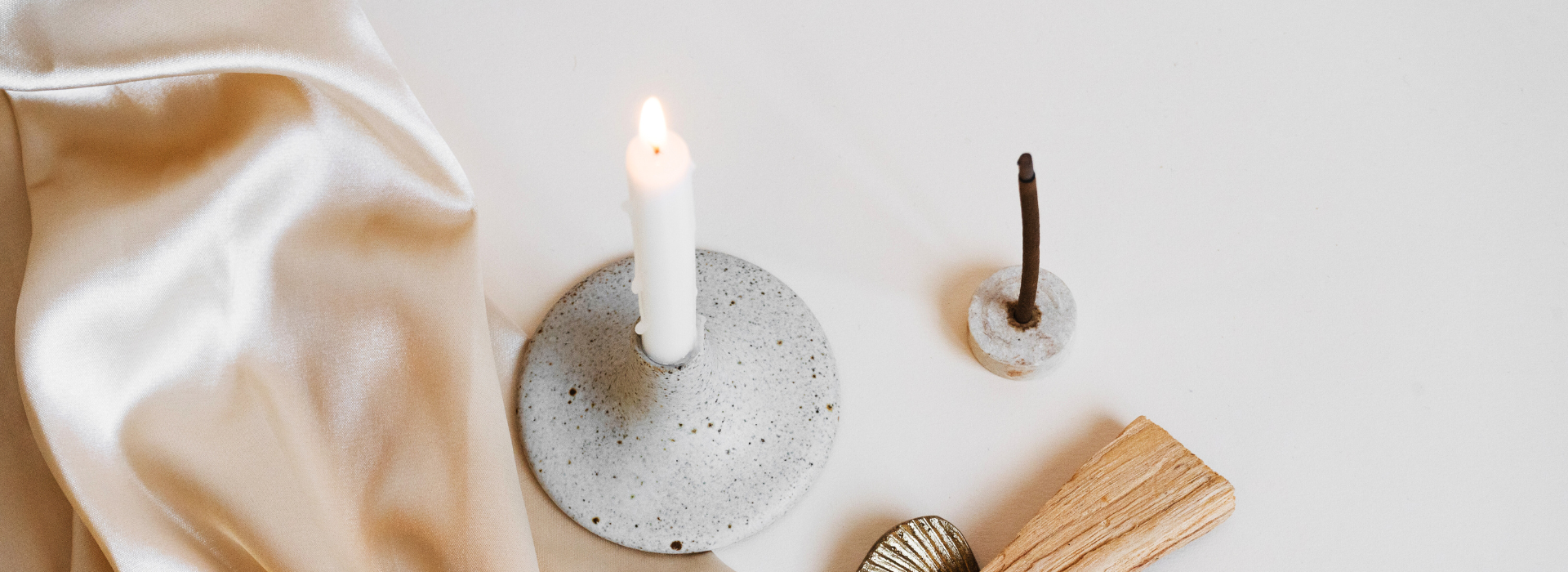 Vychutnajte si chvíľu pre seba. Naše sviečky premieňajú všedný okamih na rituál pokoja.
