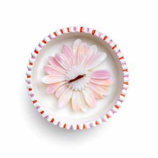 Self-care nie je luxus, ale potreba 🌸 MDŽ je ideálna pripomienka, že si zaslúžiš chvíľu pre seba – rovnako ako tvoja mama...