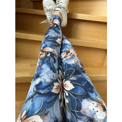 Legíny béžové květy