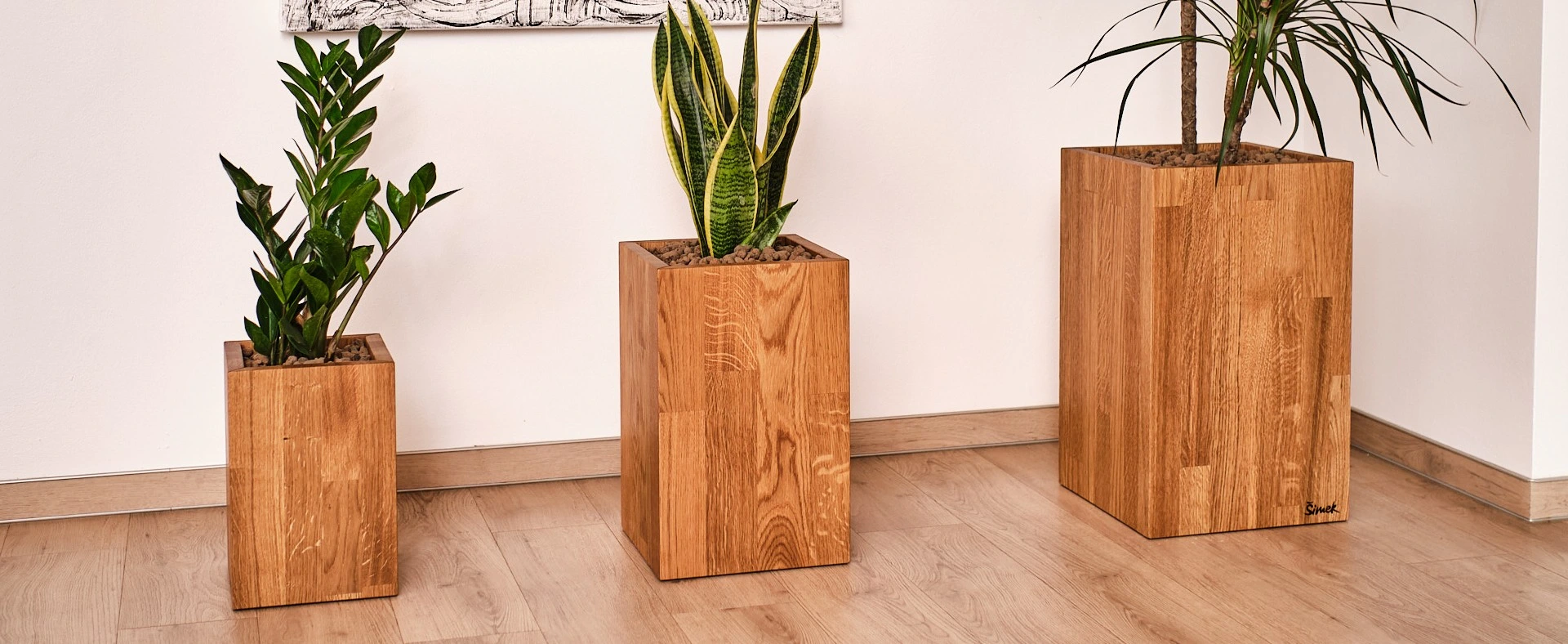 Dřevěný dubový květináč