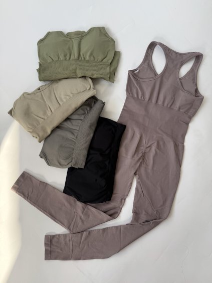 Stahujíci overál Lady