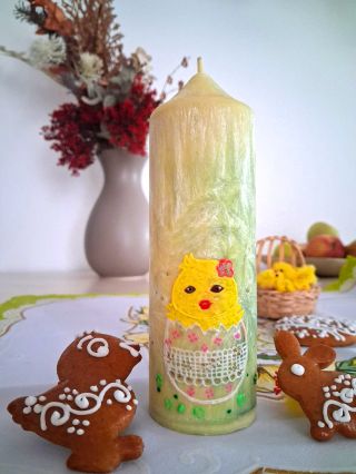 Krásne Veľkonočné sviatky 🥰🐣 Jedna sviečka pre radosť odo mňa a medovníčkové umenie od Tobyka Tibike 🐥🐰 #svícka...