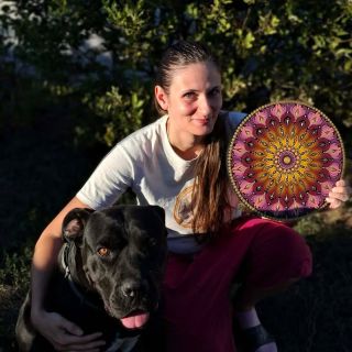 Dnes som mala pri fotení mandál aj moju pomocníčku. #mandala #simeastudio #osobnamandala #mandalka #mandalaart