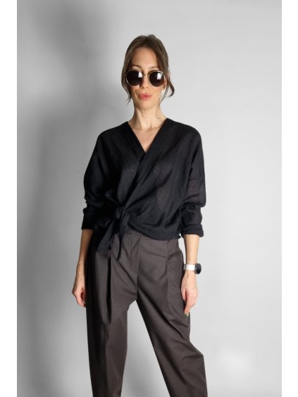 Vlněná halenka s překladem Black