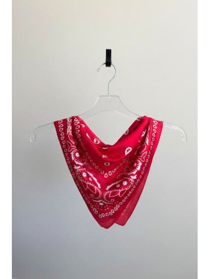 červený šátek (2)