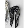 Trojúhelníkový šátek se vzorem Black