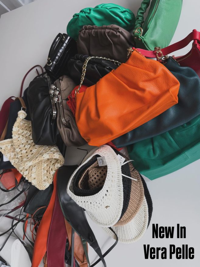 Dnes večer video s novinkami Na e-shopu do 7 dnů. #newcollection #verapelle #kabelky #pasek #simoda