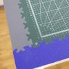 Pracovní řezací a ochranná podložka na pracovní stůl SimpleJack Grid +1 barva detail 2