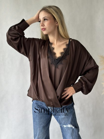 Saténová blúzka s krajkou farby