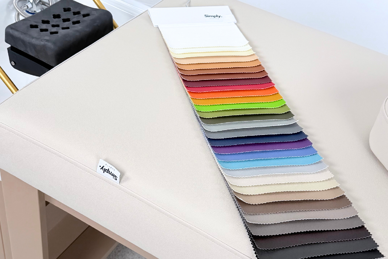 Wide range of upholstery colours for custom-made Head Spa Calm