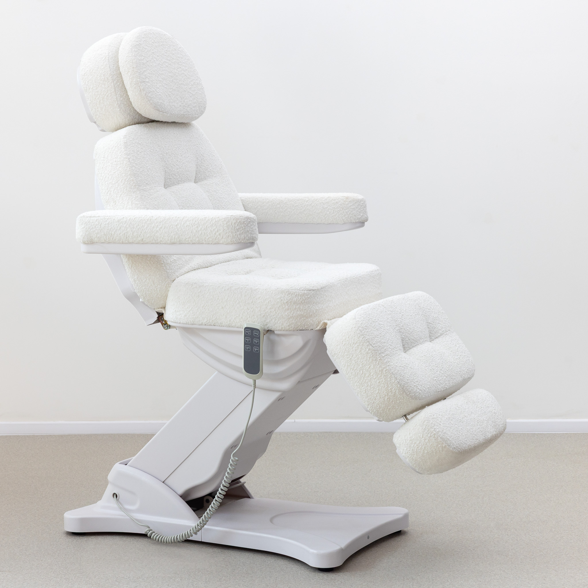 Height adjustment of SIMPLY Lash Style electric cosmetic bed MODERN