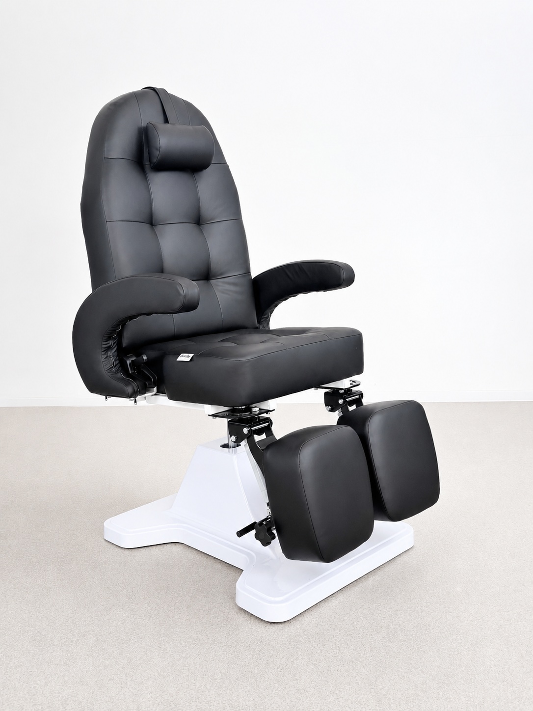 SIMPLY Lash Style recliner Pedi SWEET main product image with Winnie-style stitching