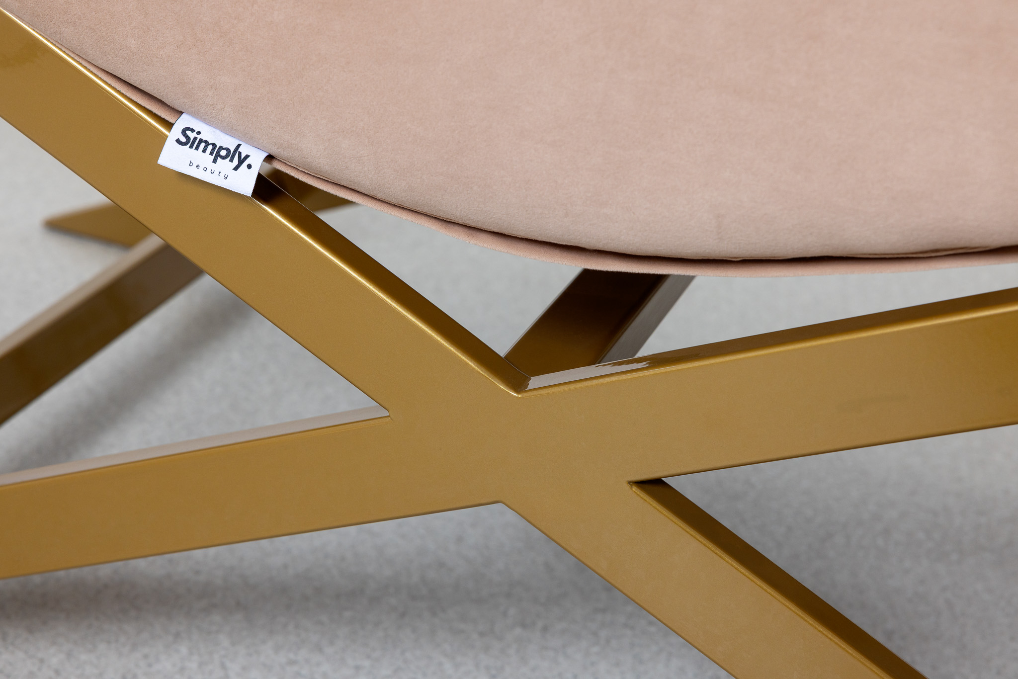 High-quality craftsmanship detail of SIMPLY Lash Style recliner SIMPLICITY