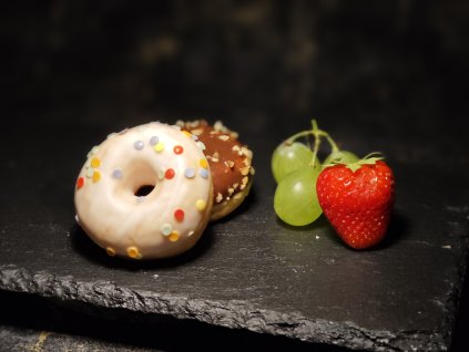 DONUT S BÍLOU ČOKOLÁDOU