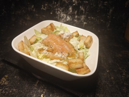 CAESAR SALAD SALMON 300g