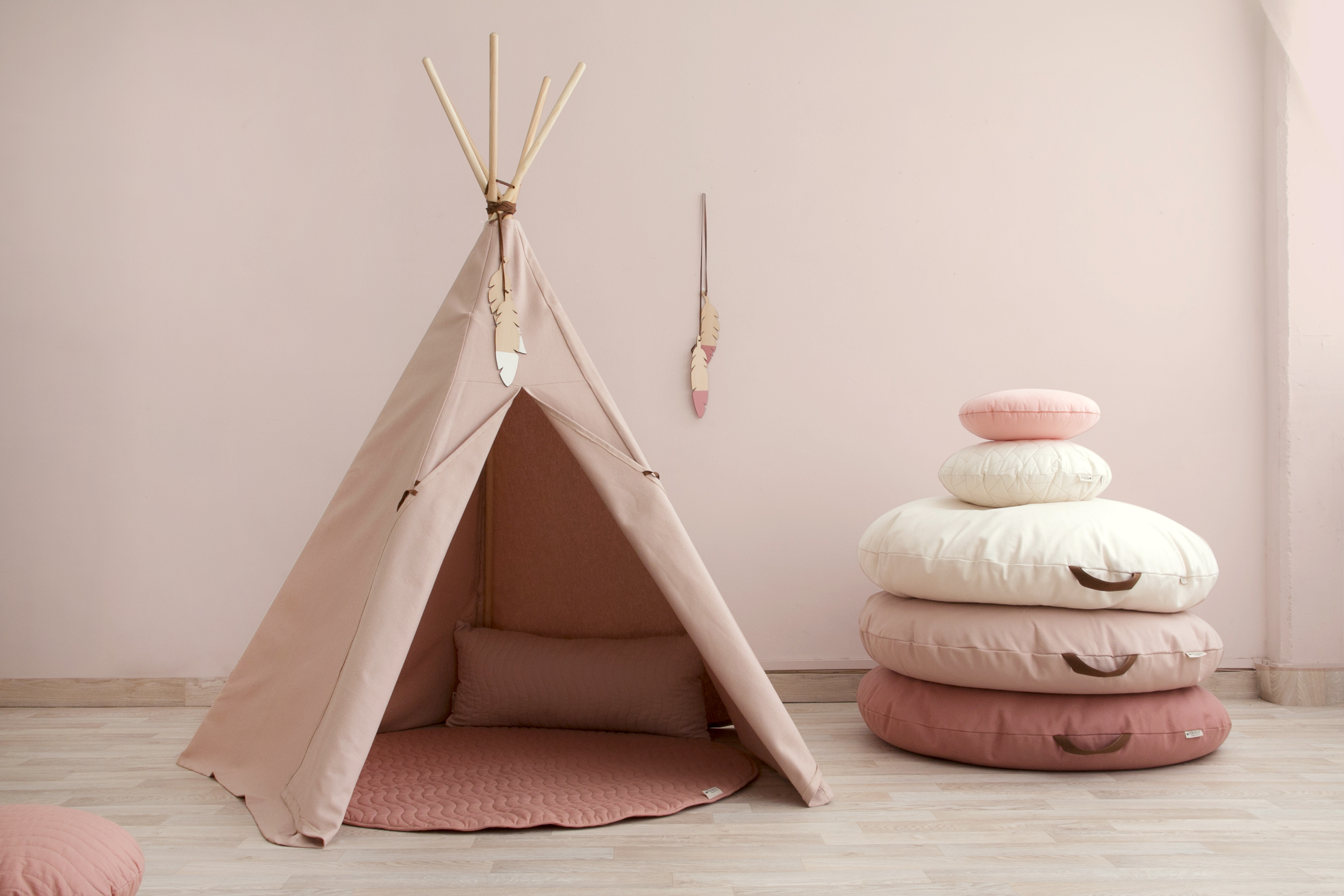 teepee-nevada-bloom-pink-sahara-beanbags-nobodinoz