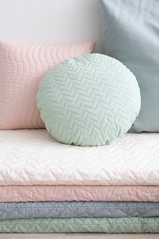 cushions-matress-quilted-detail-nobodinoz