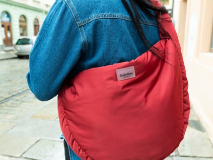 taska cross body red puffy (4)