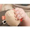 Kousátko Grip and teether toy Clusky pískové (4)