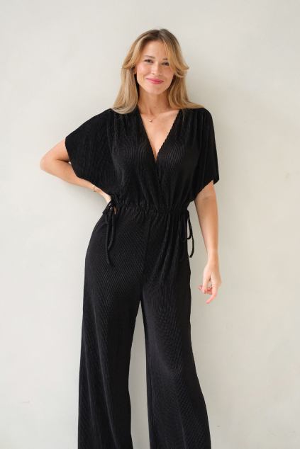 Černý plissé overal