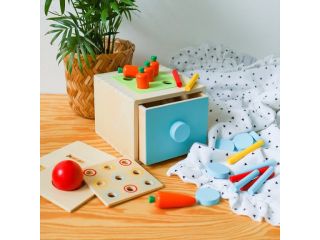 Hlásime, že konečne máme skladom tieto skvelé montessori boxy!🥳 Vrchný diel sa dá meniť a deti tak môžu do boxu vhadzovať...