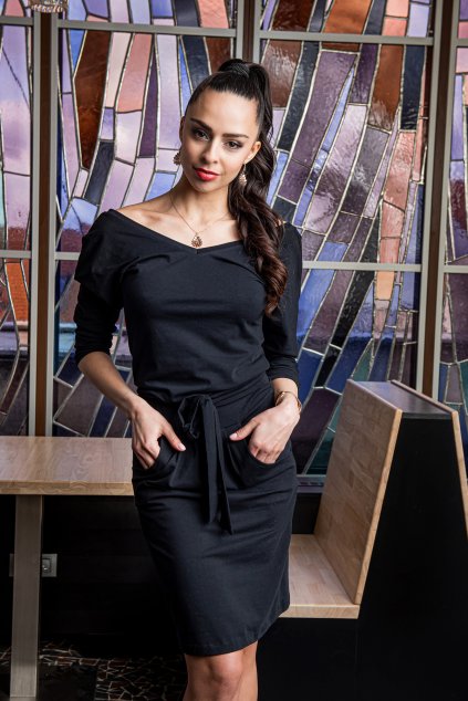 Čierne šaty s viazaním v páse Sintimo (Velikost XXL)