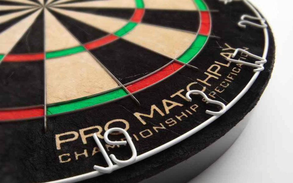 Proč jsou čísla na sisalovém šipkovém terči někdy otočená?