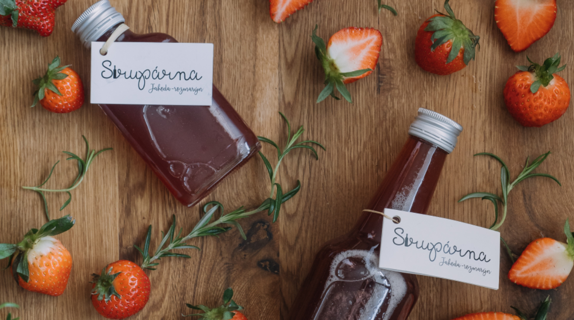 Jahoda & rozmarýn – sirup, který chutná jako léto