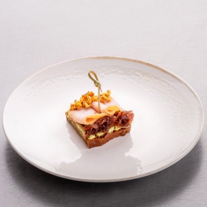 Gluten-free canapé with pork tenderloin