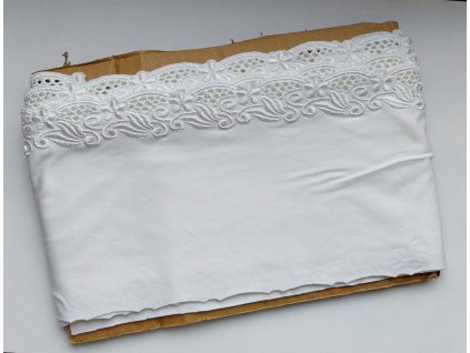 Bílý elastický úplet vyšívaný