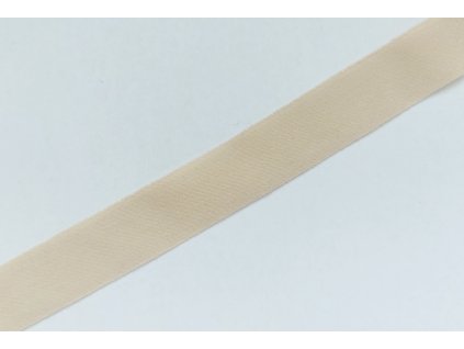 Širší pruženka ve světle tělové barvě