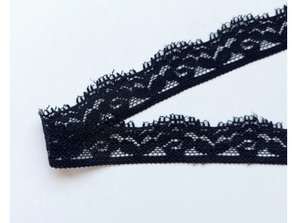 Černá krajka s malými květinami