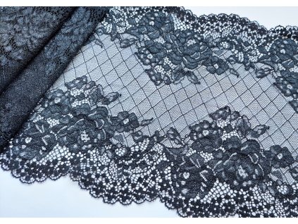 Černá krajka s lesklým květinovým motivem