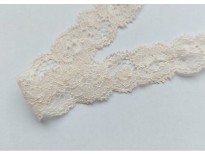 Světle pudrová krajka z Itálie