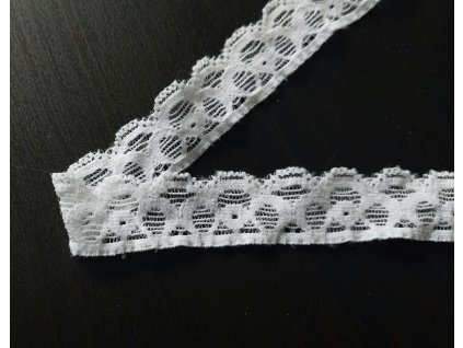 Bílá krajka s obloučky