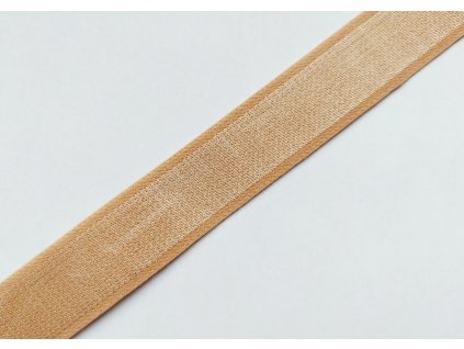 Širší pruženka v tělové barvě