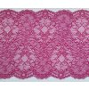 Tmavě růžová krajka s barokním motivem