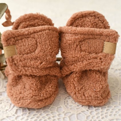 Novorozenecké ručně šité capáčky hnědý beránek