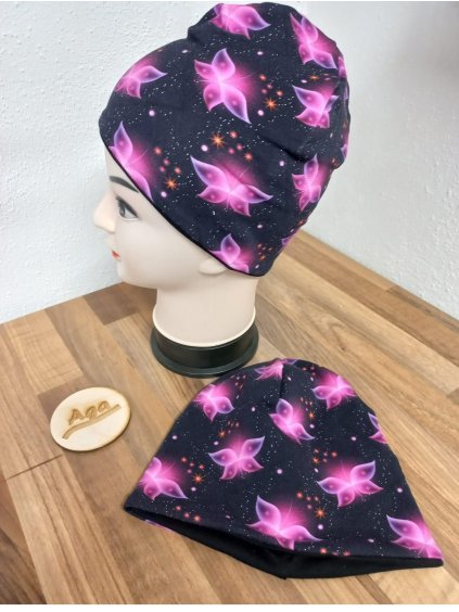 Čepice a nákrčník růžový motýl