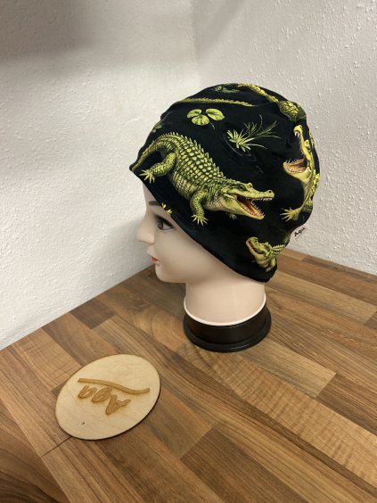 Čepice a nákrčník krokodýl
