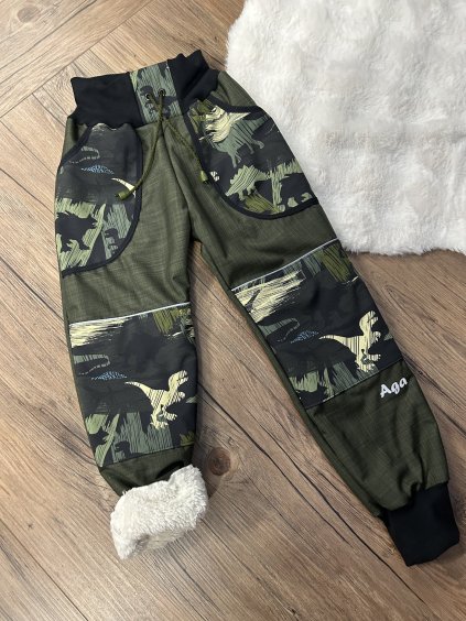 Softshell kalhoty dinosauři na khaky- BERÁNEK