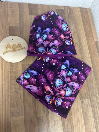 Čepice a nákrčník fialový motýl