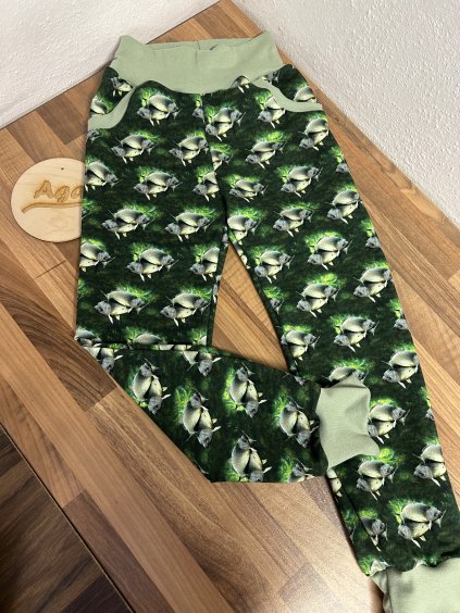 Tepláky - ryby vel. 122