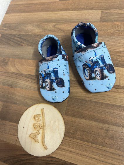 Capačky Aga 02 - modré traktory