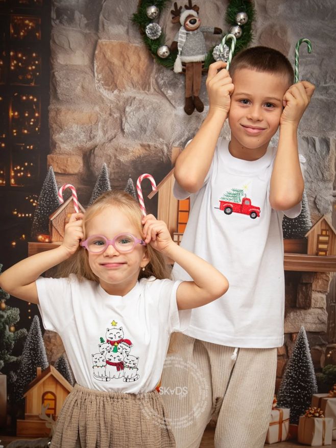 Perfektné minimalistické Vianočné tričká, ktoré si vieš objednať len u nás www.skads.sk Ale ak si praješ k obrázku aj...