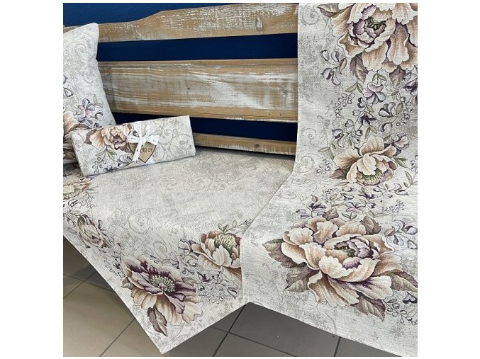 Ubrus - GOBELÍNOVÝ - CHENILLE-  MAGNOLIE